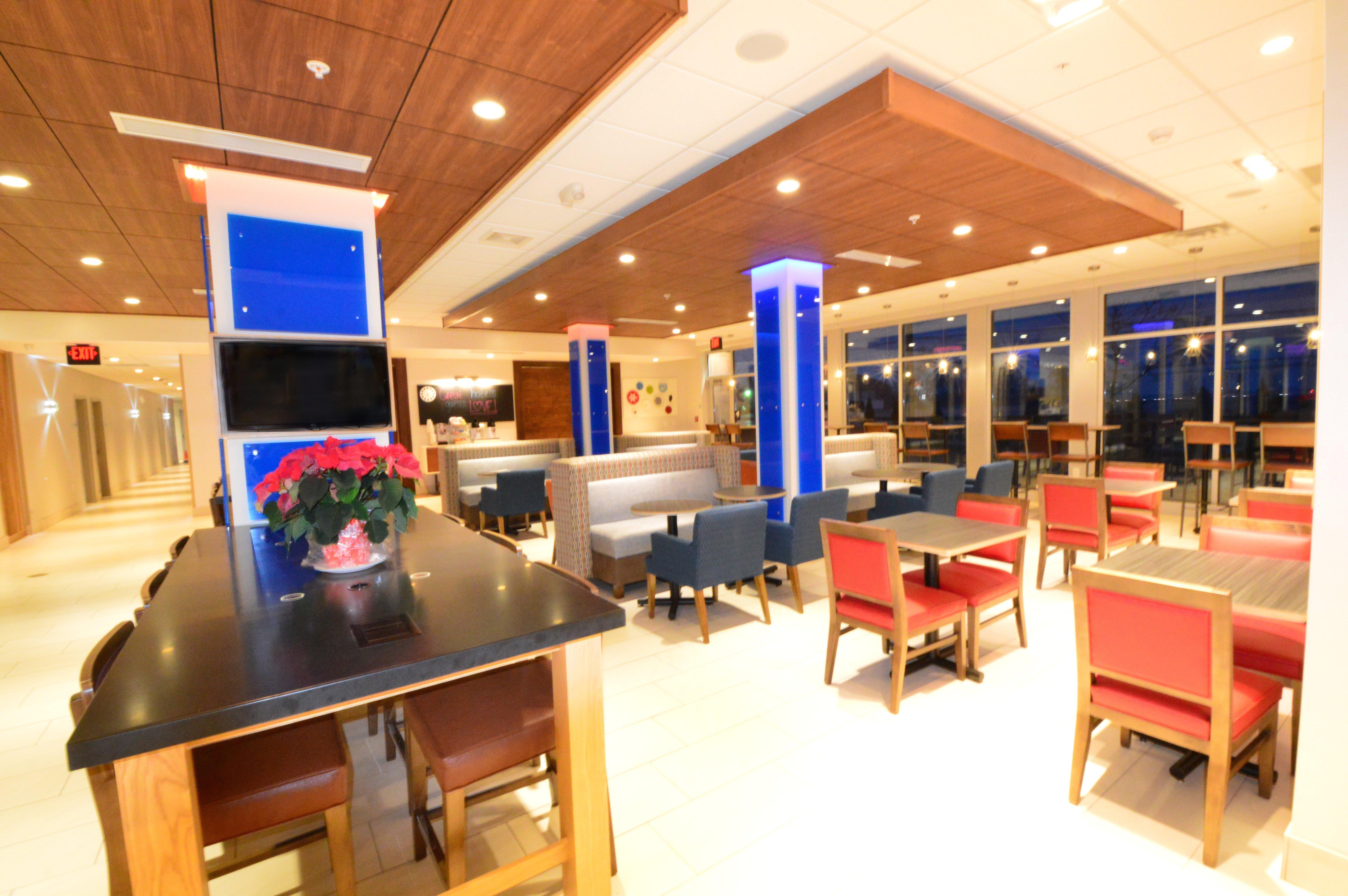 Holiday Inn Express & Suites Toledo West By Ihg Екстер'єр фото