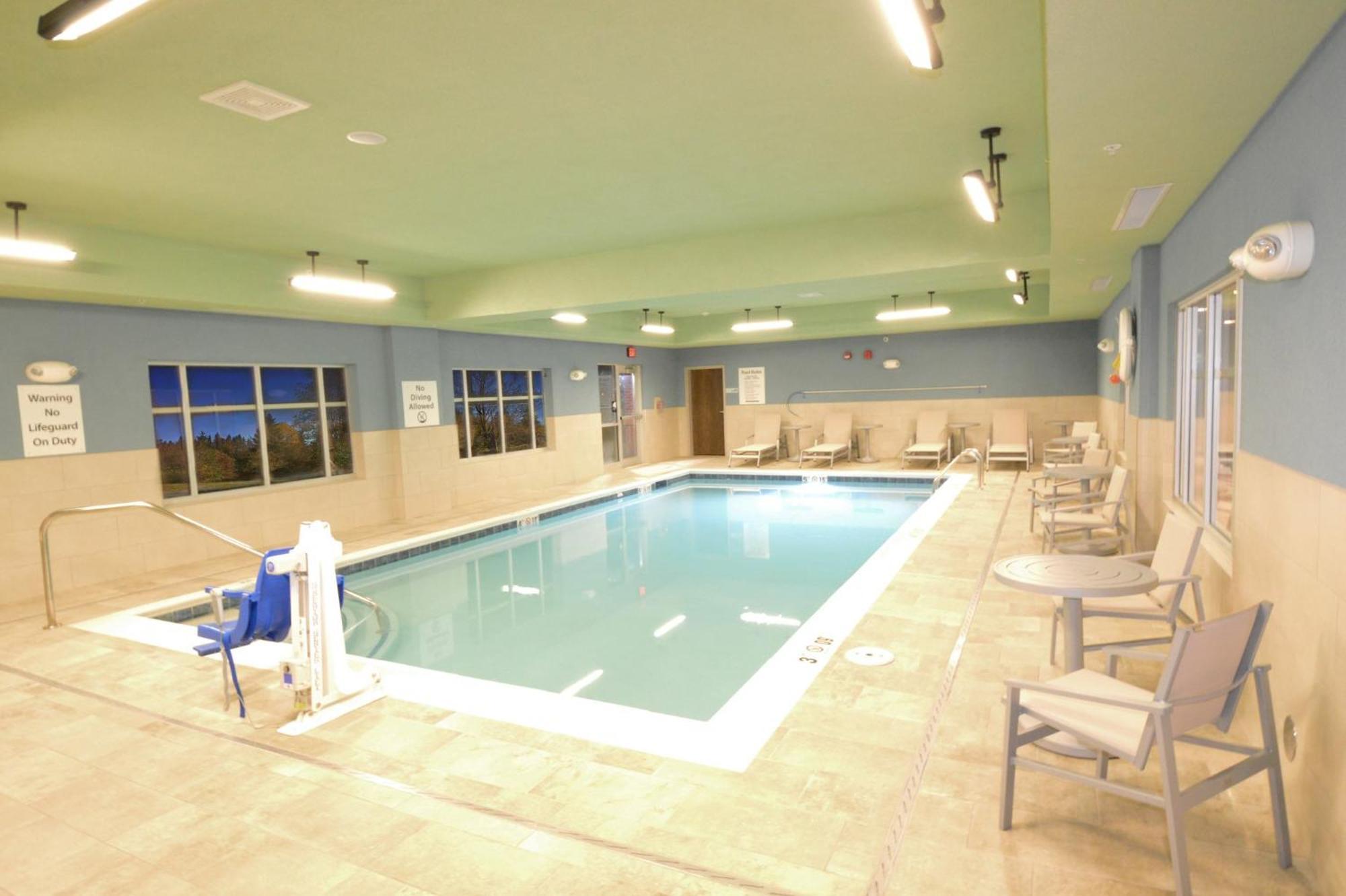 Holiday Inn Express & Suites Toledo West By Ihg Екстер'єр фото