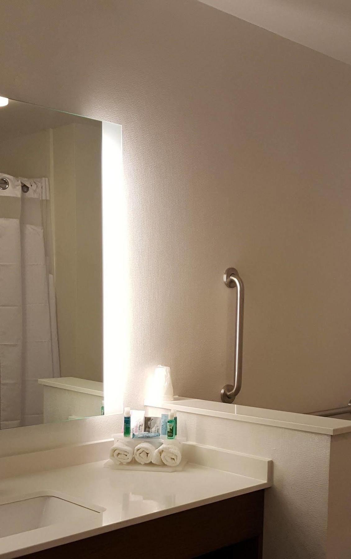 Holiday Inn Express & Suites Toledo West By Ihg Екстер'єр фото